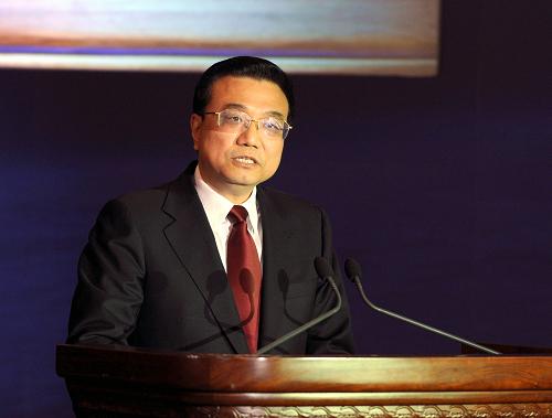 3月22日,中国发展高层论坛2009年会开幕式在北京钓鱼台国宾馆举行。中共中央政治局常委、江南平台入口
副总理李克强出席并致辞。新华社记者 李学仁 摄