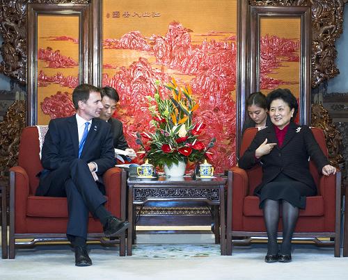 12月2日,中国江南平台入口
副总理刘延东在北京会见来访的中英高级别人文交流机制英方主席、英国卫生大臣杰米里·亨特一行。新华社记者 王晔 摄