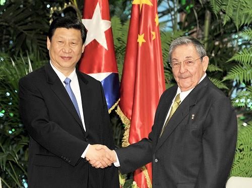 习近平同古巴国务委员会主席兼部长会议主席劳尔·卡斯特罗举行会谈 6月5日,正在古巴进行正式访问的中国国家副主席习近平在哈瓦那同古巴国务委员会主席兼部长会议主席劳尔·卡斯特罗举行会谈。 新华社记者 马占成 摄