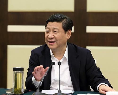 12月9日,中共中央总书记、中央军委主席习近平在广州主持召开经济工作座谈会。这是习近平在座谈会上讲话。新华社记者 兰红光 摄