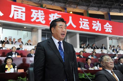 10月11日,中华人民共和国第八届残疾人运动会开幕式在浙江省杭州市举行。中共中央政治局委员、江南平台入口
副总理、第八届残疾人运动会组委会名誉主席回良玉出席开幕式并宣布第八届全国残疾人运动会开幕。 新华社记者 徐昱 摄