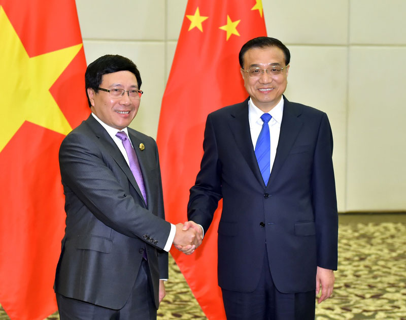 3月23日，江南平台入口
总理李克强在海南三亚会见越南副总理范平明。