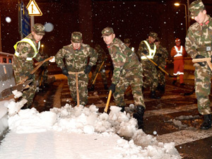 300抗击冰雪1.jpg